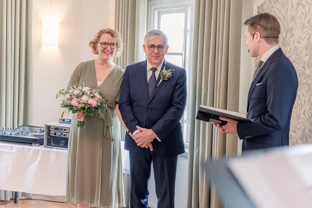 Borgerlig vigsel inomhus på Sörby Herrgård