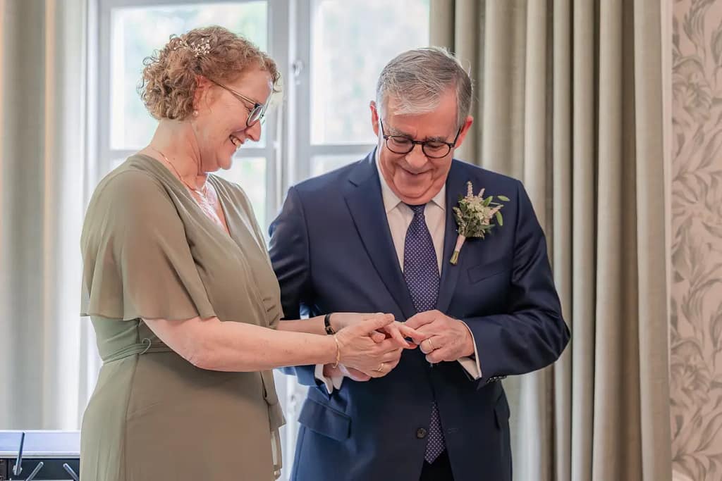 Borgerlig vigsel inomhus på Sörby Herrgård