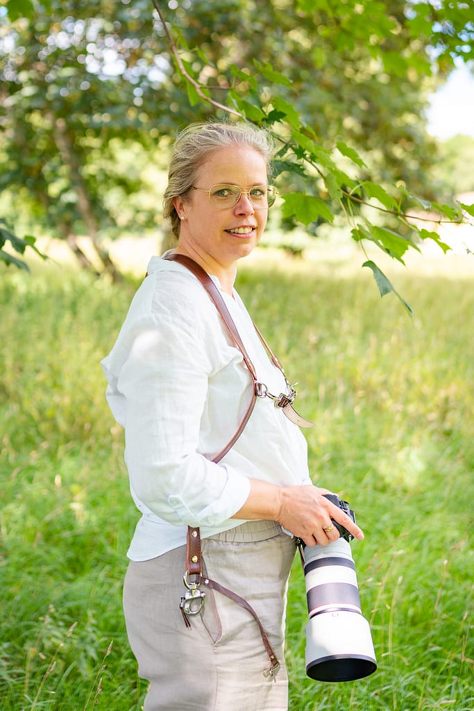 Porträttfoto utomhus av Emma Busk Winquist